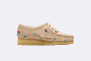 Clarks Wmns Wallabee Taupe Embroidery