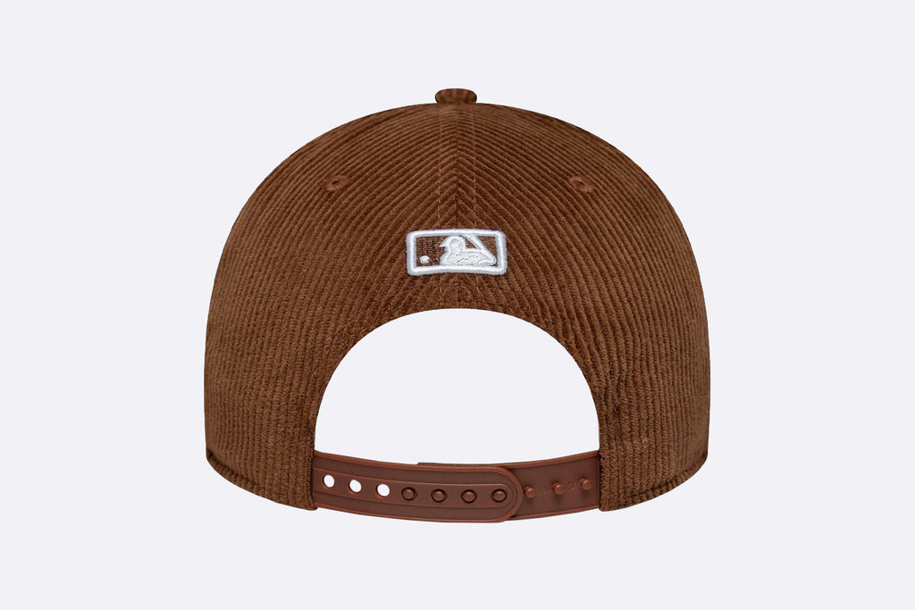 New Era New York Yankees MLB Cord 9FORTY M-Crown Marrón