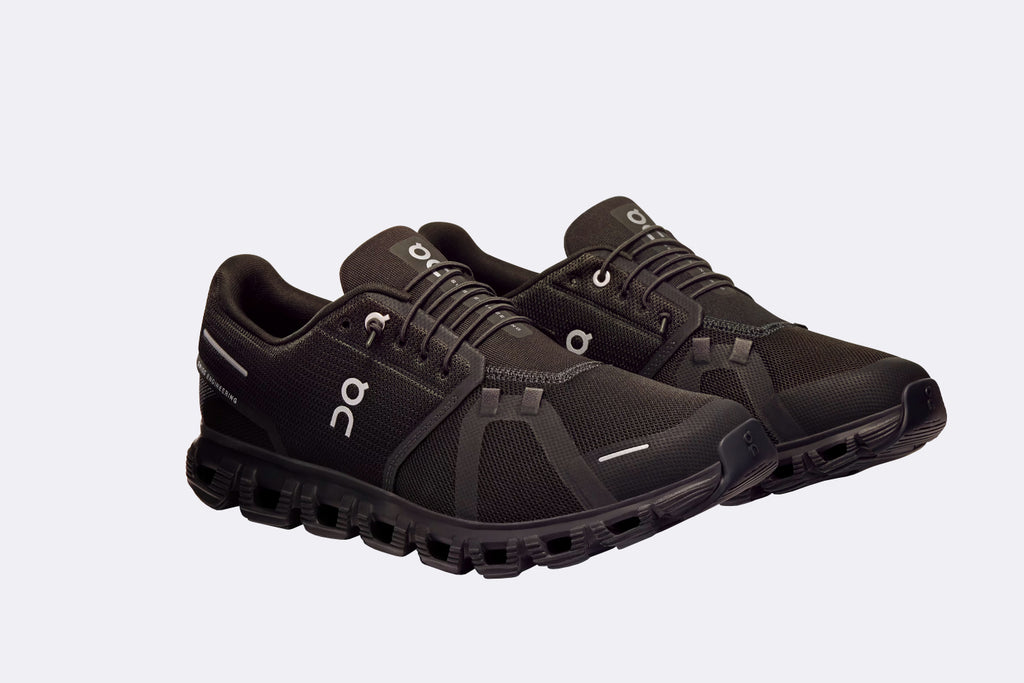 On Running Cloud 6 Black / Black