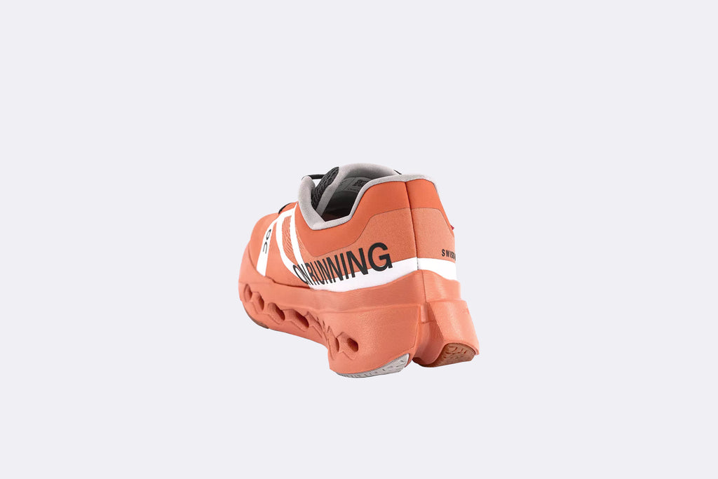 On Running Wmns Cloudsurfer Next Z5 Canyon / White