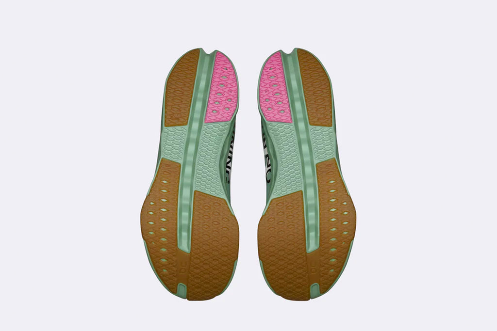 On Running Wmns Cloudsurfer Next Z5 Mineral / White