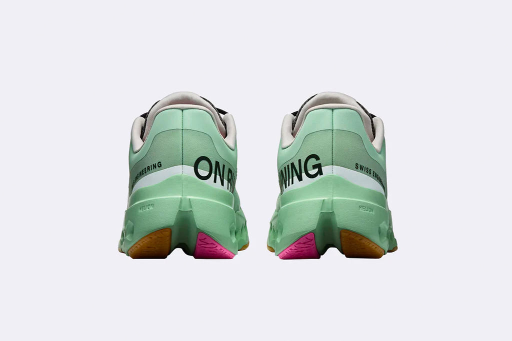 On Running Wmns Cloudsurfer Next Z5 Mineral / White