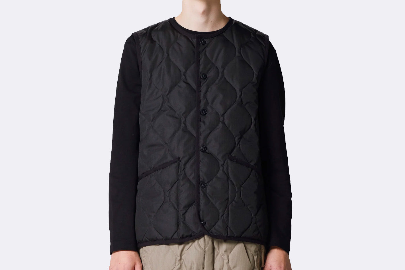 Taion Unisex Military Button Crew Neck Down Vest Black