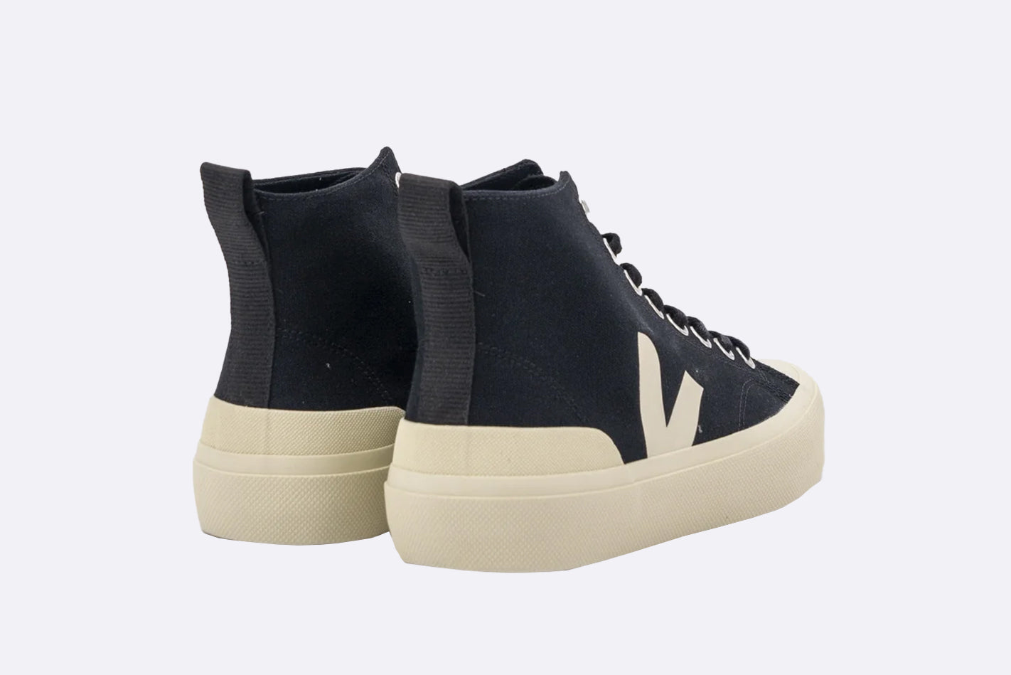 Veja Wata II Canvas Black Pierre