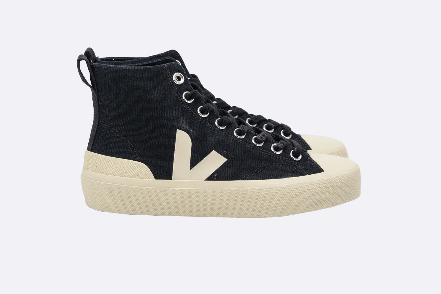 Veja Wata II Canvas Black Pierre