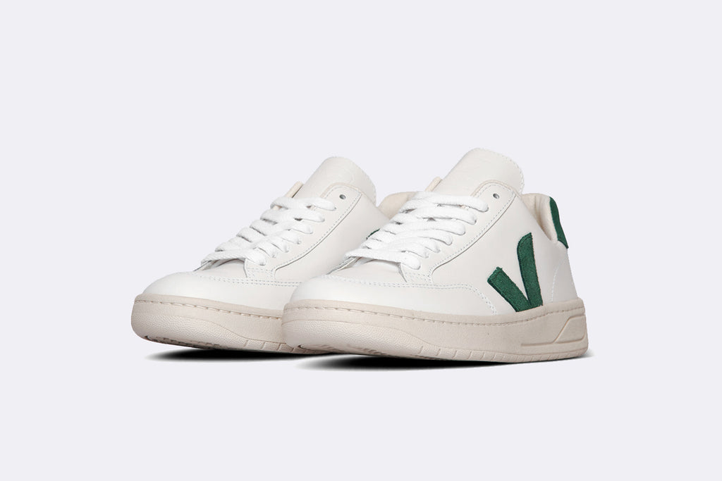 Veja V-12 Leather Extra White Cyprus