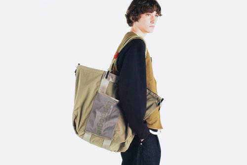 Bolso Topologie Summit Tote Large Negro Reversible Unisex