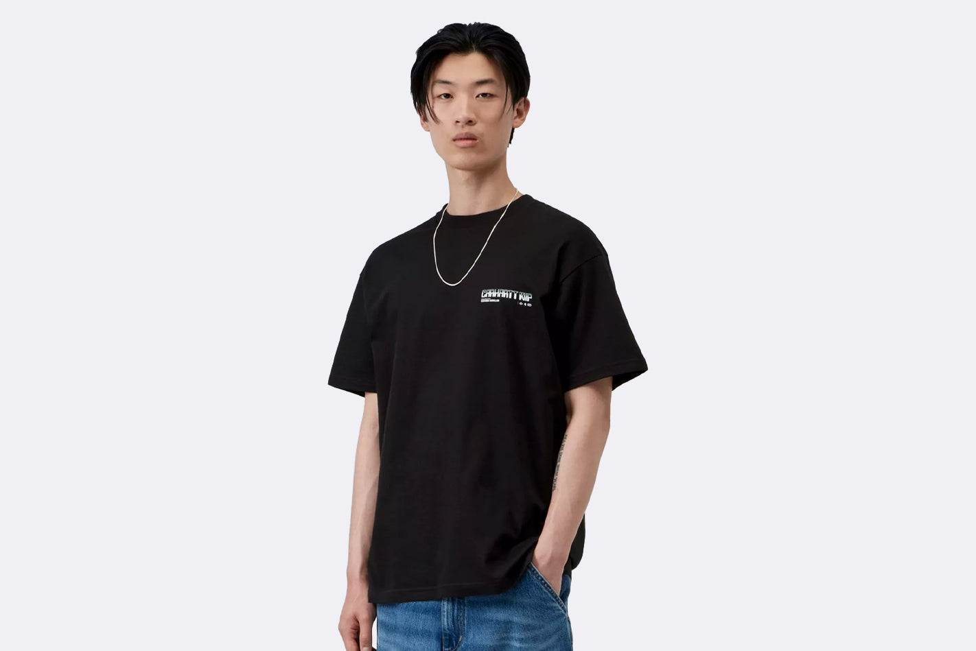 Camiseta negra de manga corta Wiptopia II de Carhartt WIP para hombre, vista frontal modelo