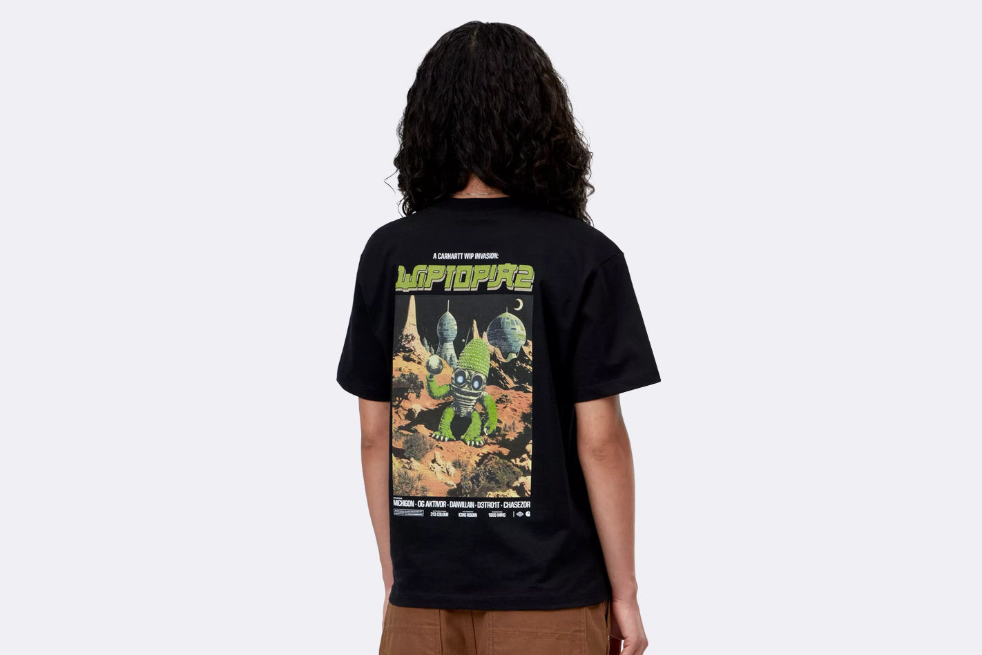 Camiseta negra de manga corta de Carhartt WIP modelo Wiptopia II para Mujer, vista trasera con modelo
