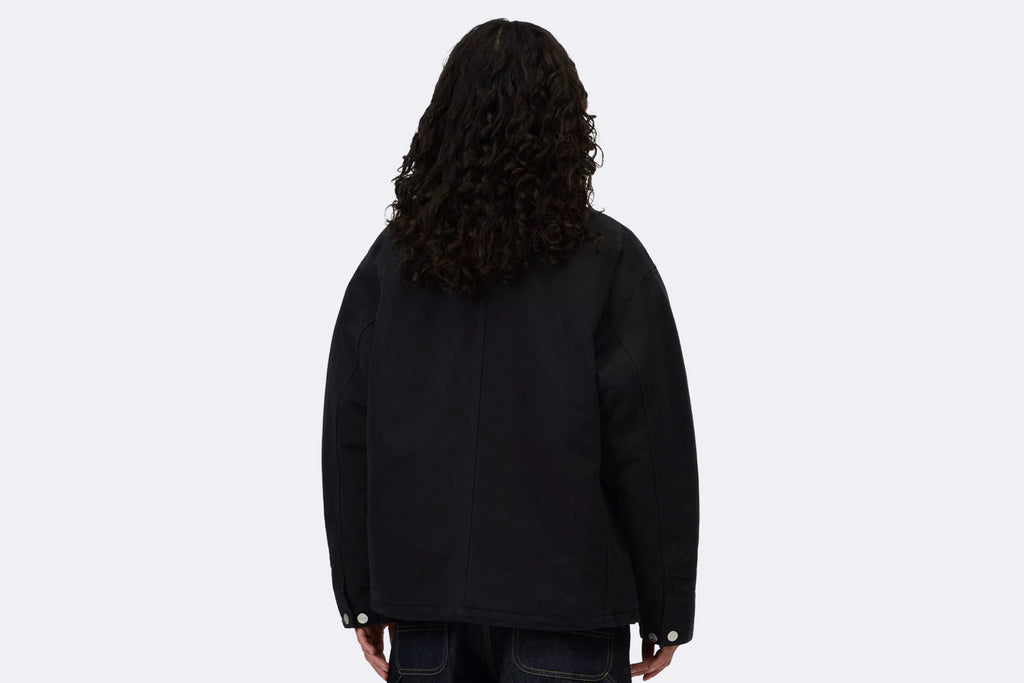 Chaqueta OG Michigan de Carhartt WIP en color negro para mujer, vista trasera