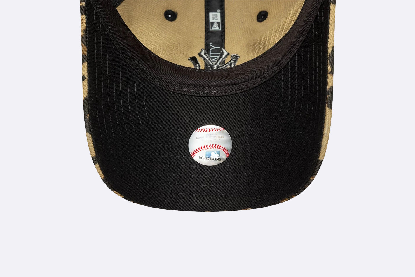 Gorra New Era MLB Leopard New York Yankees 9TWENTY Estampado Mujer