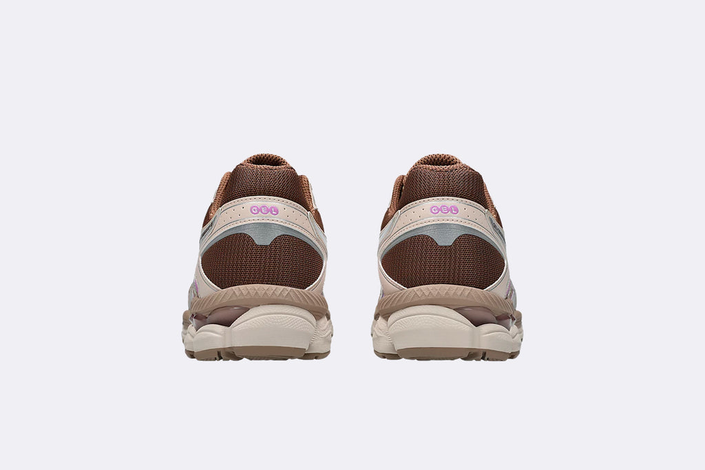 Zapatillas Asics Gel-Cumulus 16 Marron para mujer