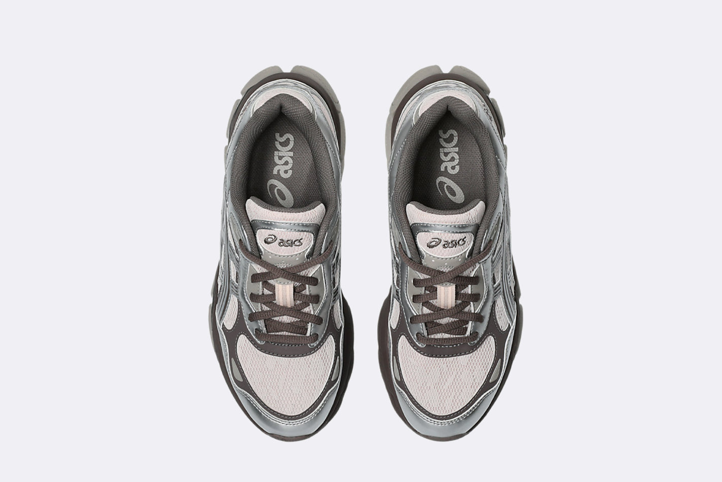 Zapatillas Asics GEL-NYC -2.0 en color rosa y marrón para mujer, vista desde arriba