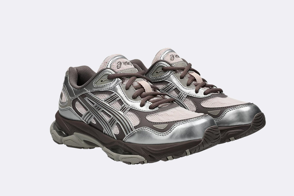 Zapatillas Asics GEL-NYC -2.0 en color rosa y marrón para mujer, vista lateral