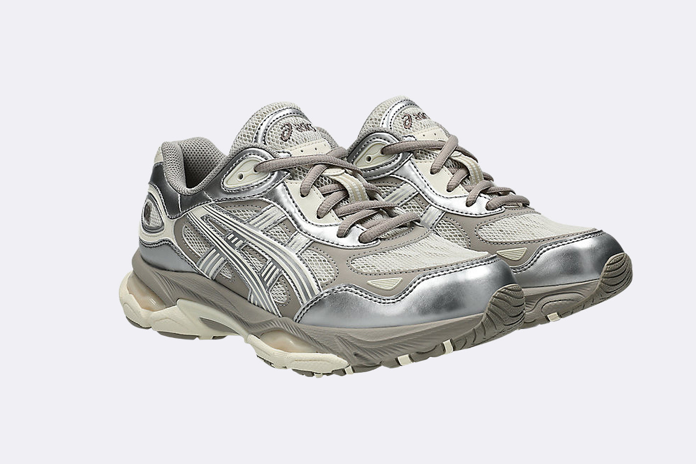 Zapatillas Asics GEL-NYC 2.0 en color gris y plata para mujer, vista lateral