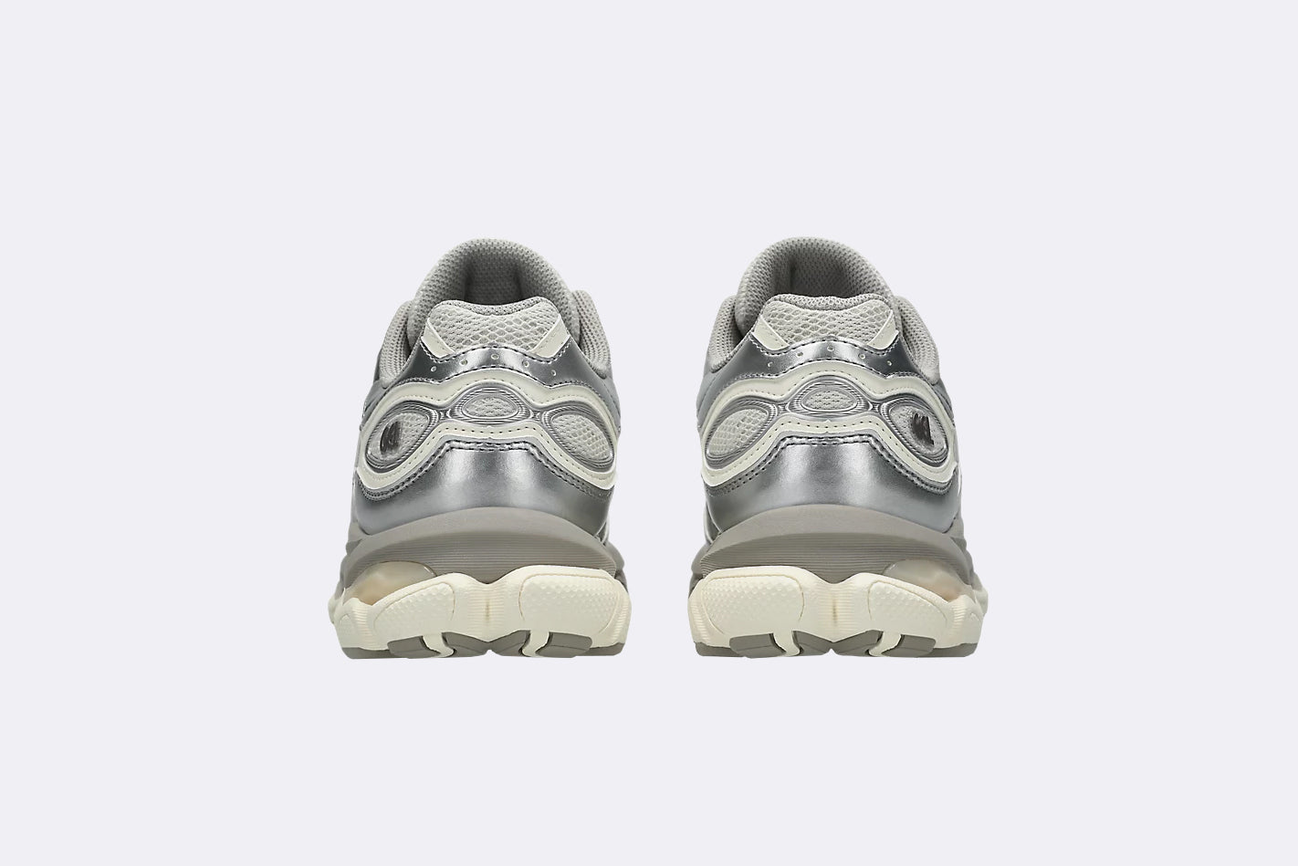 Zapatillas Asics GEL-NYC 2.0 en color gris y plata para mujer - vista del talón